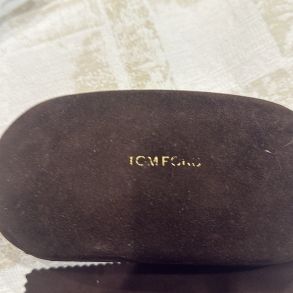 Tom Ford case velvet with Case only with microfiber glasses cleaner - Picture 5 of 10
